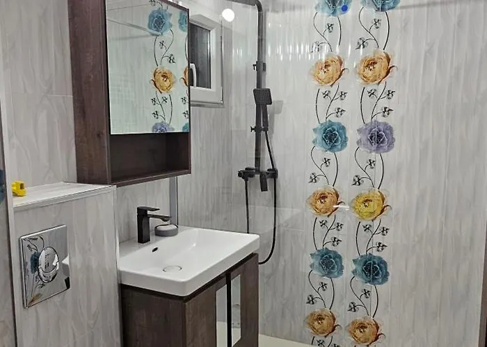 Apartment Nou, Complet Utilat, Ideal Pentru Familii, Aproape De Mall, Parc Si Plaja *