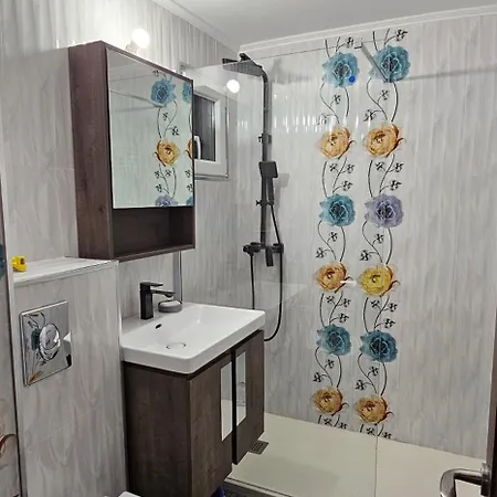 Apartmán Nou, Complet Utilat, Ideal Pentru Familii, Aproape De Mall, Parc Si Plaja *